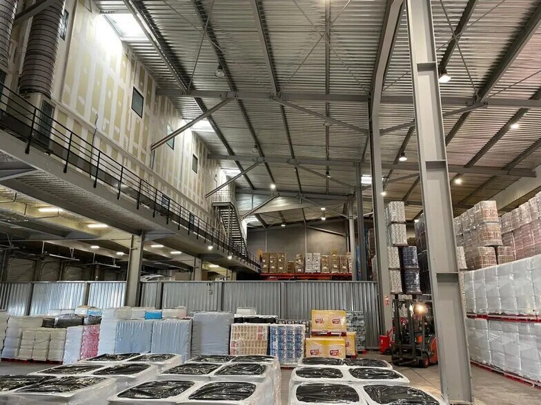 Industriel/Logistique dans La Crau à louer - Photo de l’immeuble – Image 2 sur 5