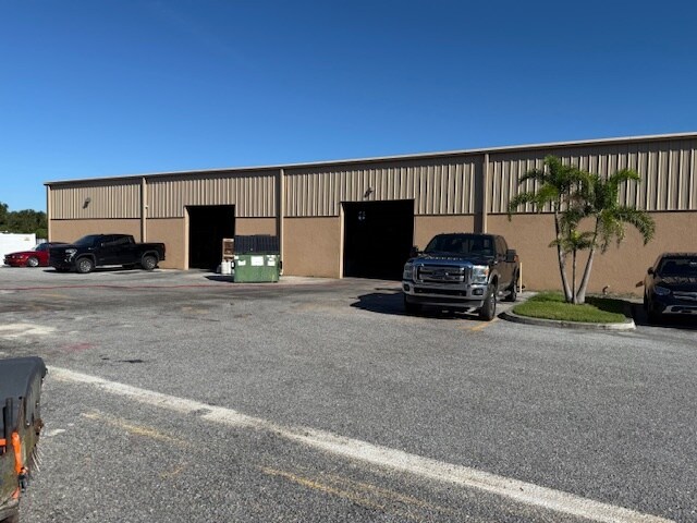 4816 Lena Rd, Bradenton, FL à louer - Photo de l’immeuble – Image 2 sur 25