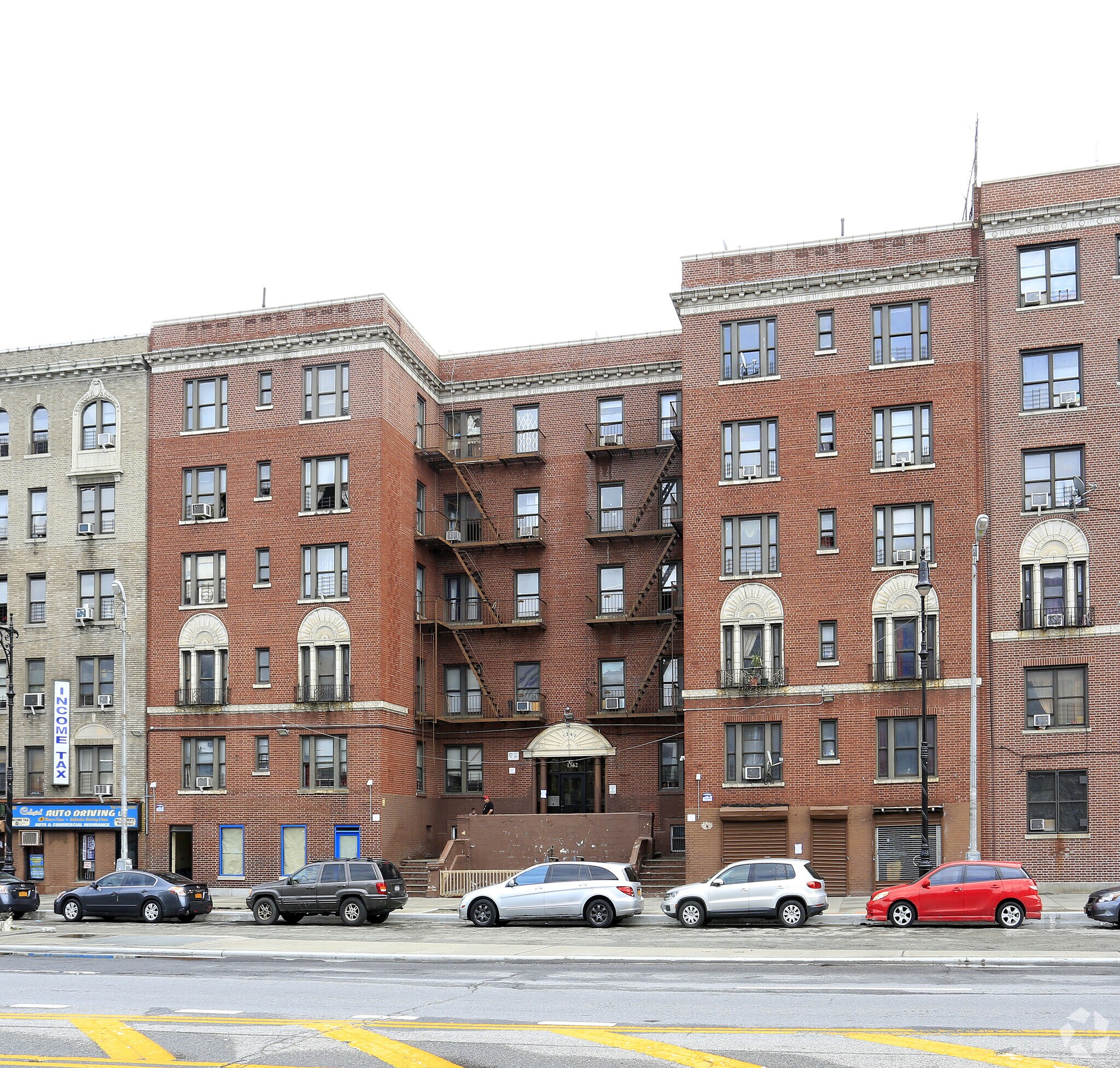 1362 & 1384 Grand Concourse, Bronx, NY portefeuille de 2 biens à vendre sur LoopNet.fr Photo principale– Image 1 sur 3