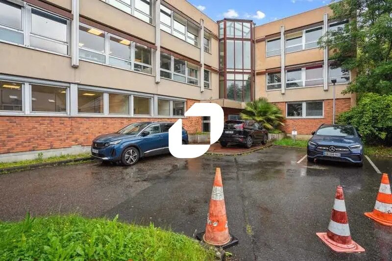 Local d’activités dans Épinay-sur-Orge à louer - Photo de l’immeuble – Image 1 sur 9