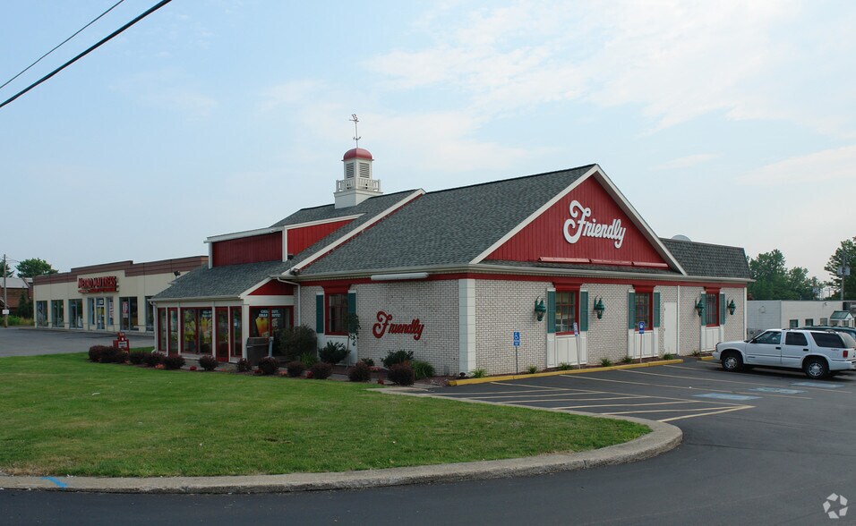 3275 Erie Blvd E, Syracuse, NY à louer - Photo principale – Image 1 sur 7