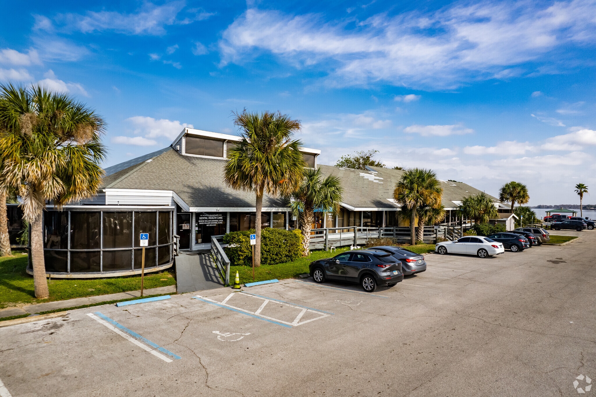 541 N Palmetto Ave, Sanford, FL à louer Photo principale– Image 1 sur 8