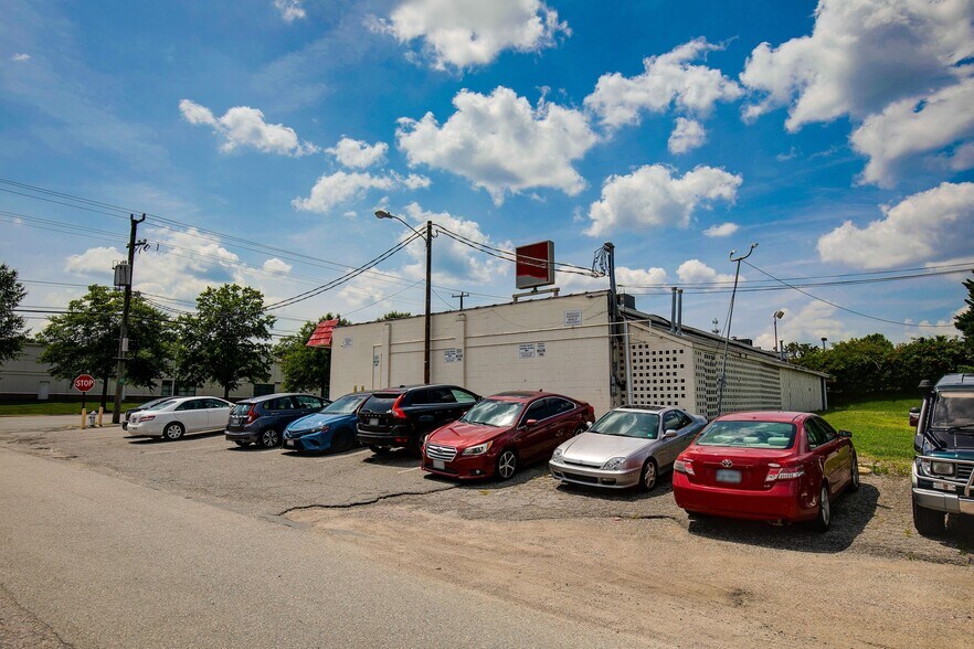 5700 W Broad St, Richmond, VA à vendre - Photo de l’immeuble – Image 3 sur 4