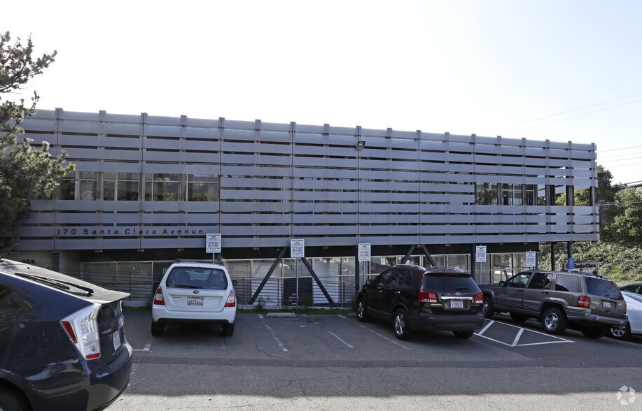 168-170 Santa Clara Ave, Oakland, CA à louer - Photo de l’immeuble – Image 2 sur 10