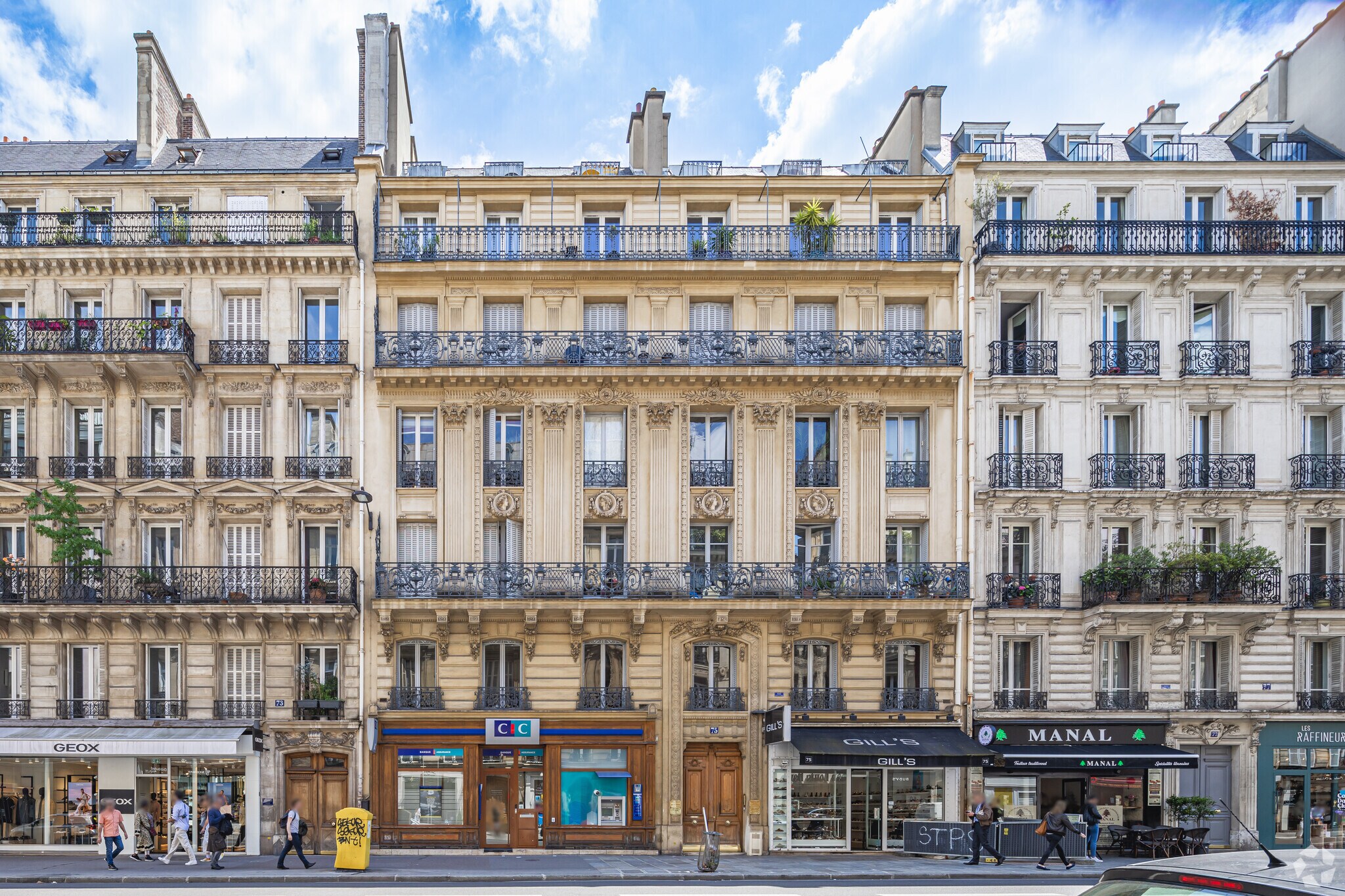 Rue De Rennes, Paris à louer Photo principale– Image 1 sur 6