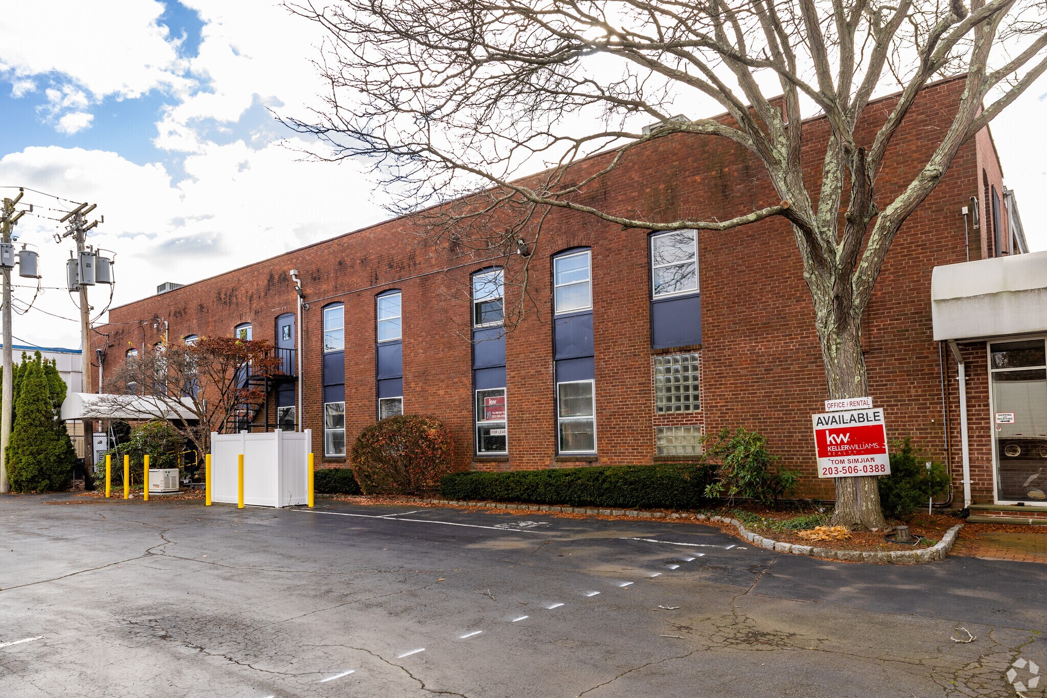 41 Washington Ave, East Haven, CT à louer Photo principale– Image 1 sur 15