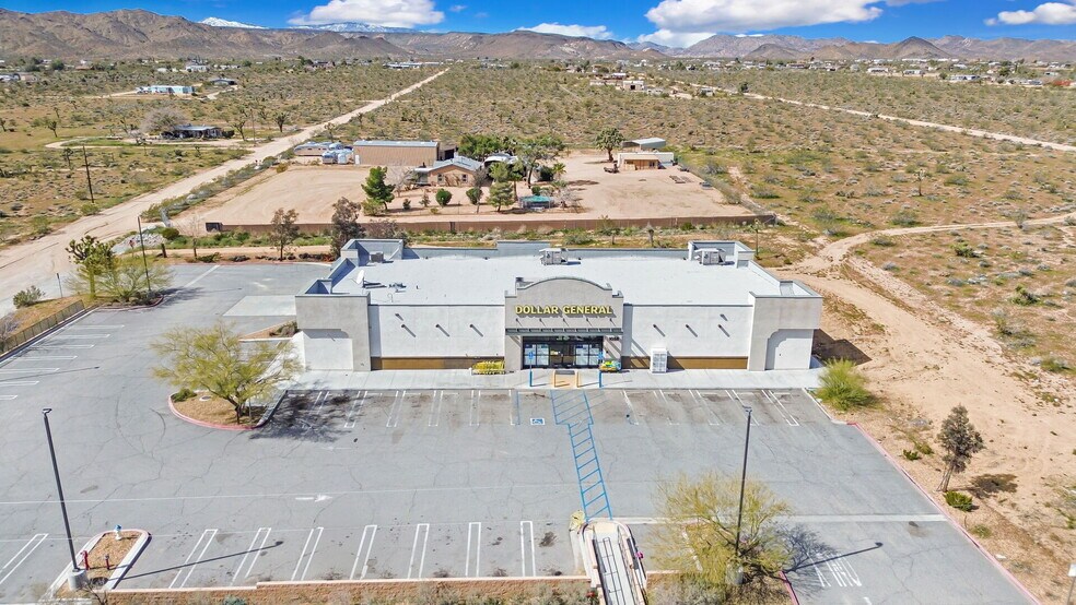 1058 Old Woman Springs Rd, Yucca Valley, CA à vendre - Photo de l’immeuble – Image 2 sur 7