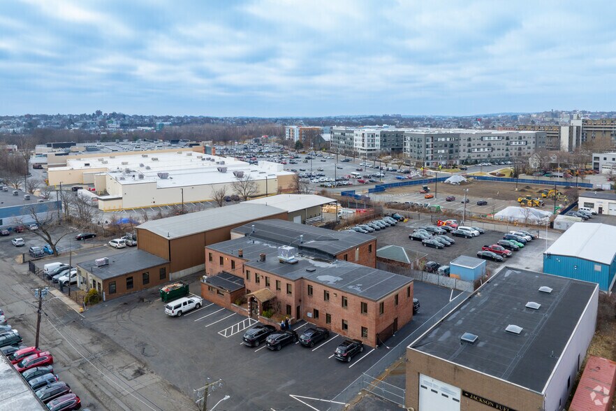 47 Hall St, Medford, MA à louer - Photo de l’immeuble – Image 3 sur 8