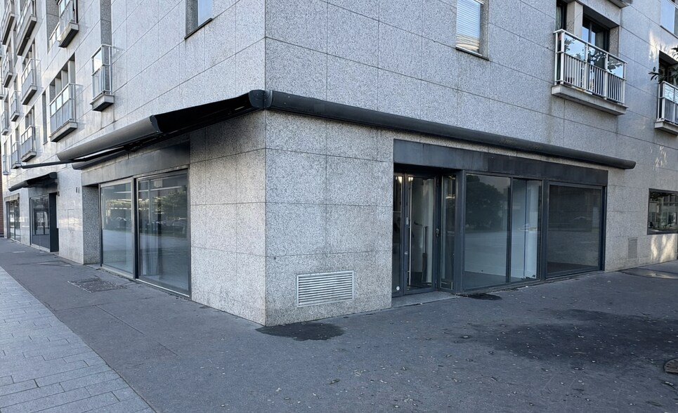 Bureau dans Paris à vendre - Photo de l’immeuble – Image 2 sur 4