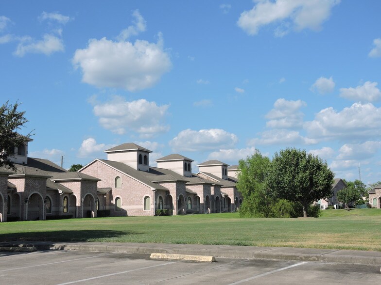 140 Eldridge Rd, Sugar Land, TX à louer - Photo de l’immeuble – Image 2 sur 27