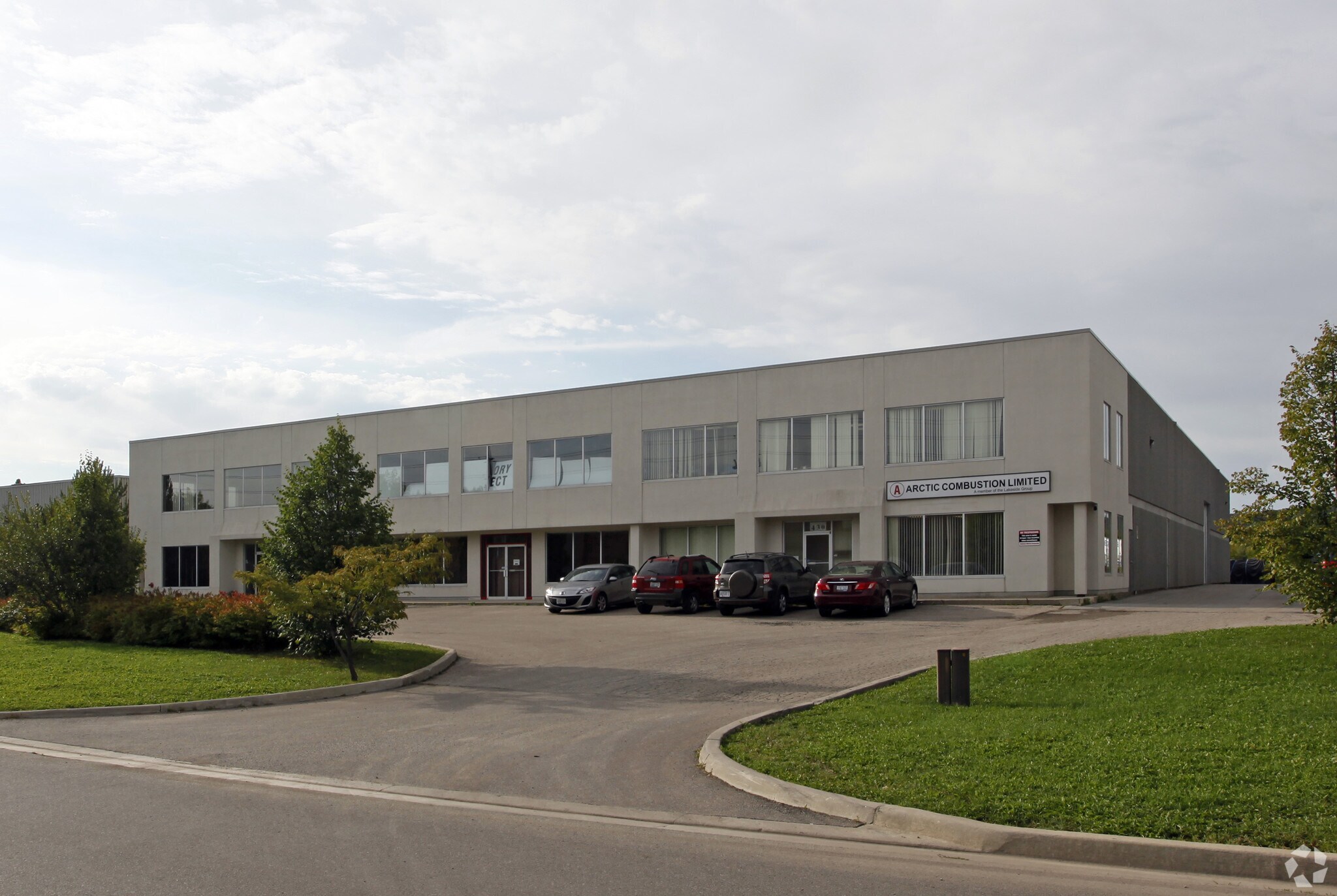 430 Industrial Dr, Milton, ON à louer Photo principale– Image 1 sur 3