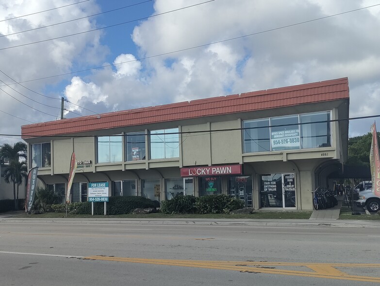 4861 N Dixie Hwy, Oakland Park, FL à louer - Photo de l’immeuble – Image 1 sur 21