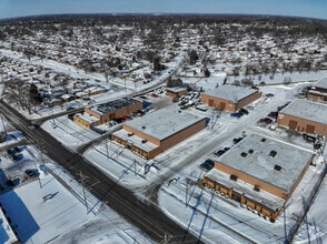 16129 Common Rd, Roseville, MI - Vue aérienne  vue de carte