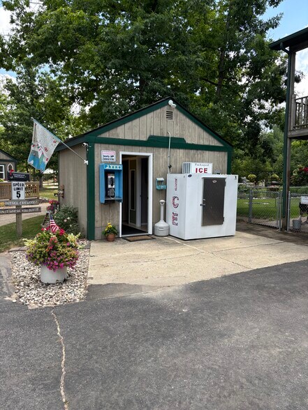 7332 S M-37, Baldwin, MI à vendre - Photo de l’immeuble – Image 3 sur 43