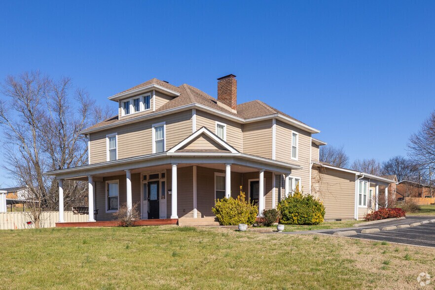 4610 Central Ave Pike, Knoxville, TN à louer - Photo principale – Image 1 sur 14