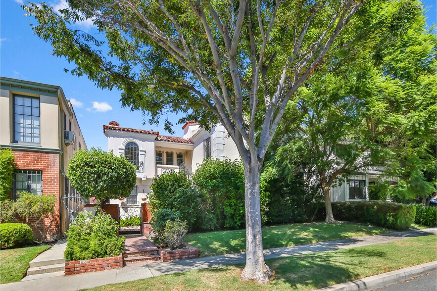 205 S Reeves Dr, Beverly Hills, CA à vendre - Photo de l’immeuble – Image 2 sur 14
