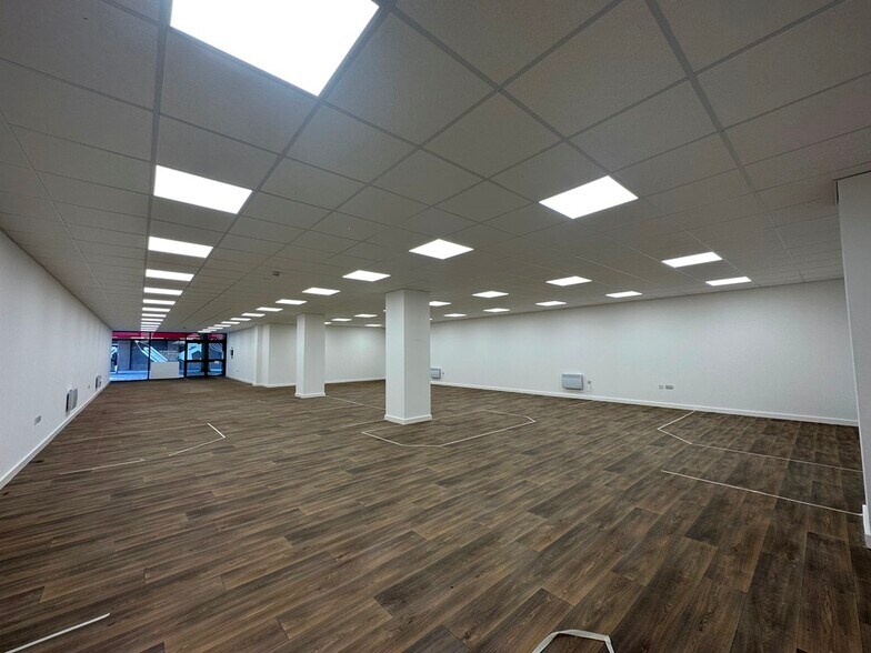 108-110 New St, Huddersfield à vendre - Photo intérieure – Image 2 sur 4