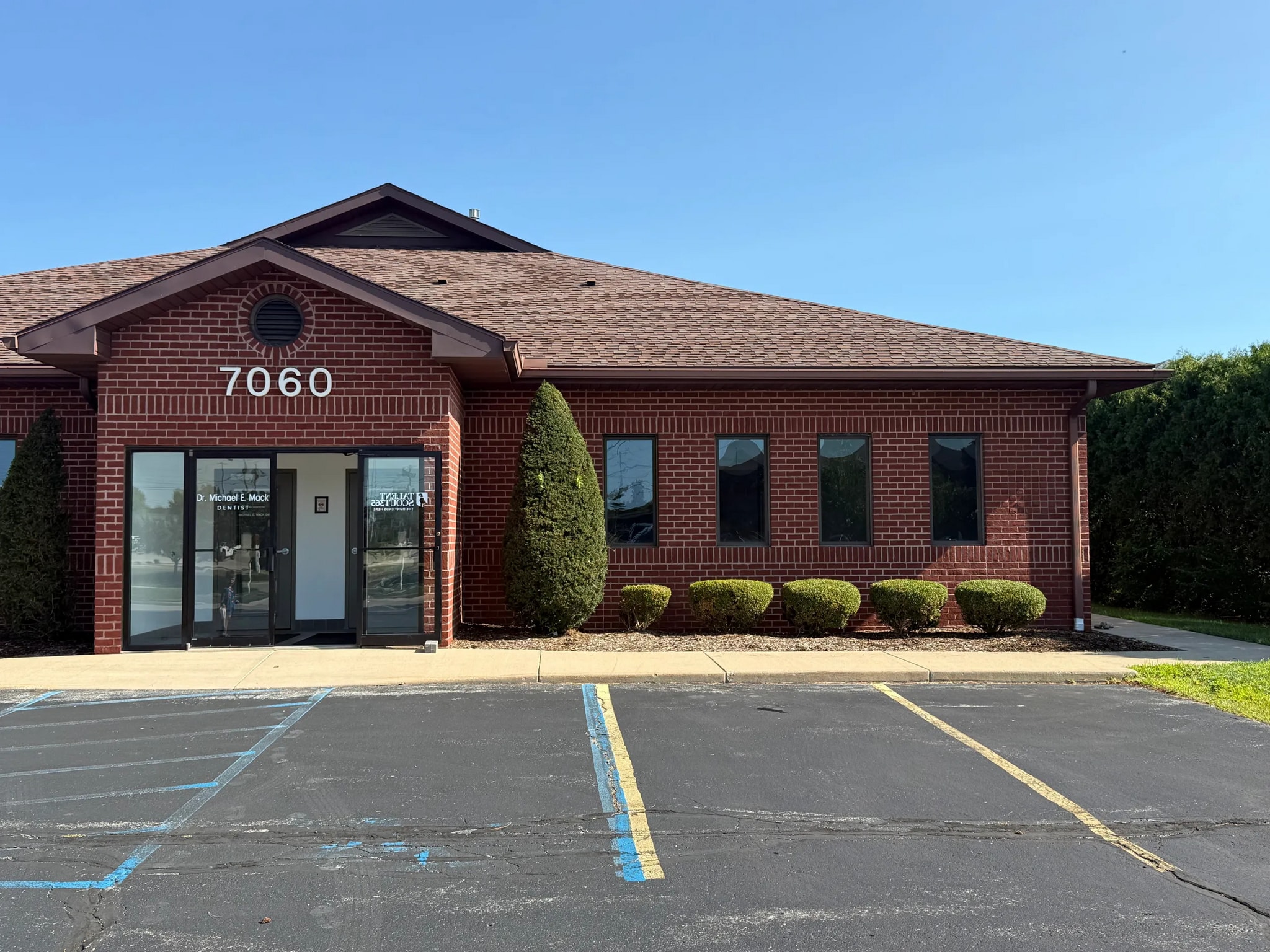 7060 Spring Meadows Dr W, Holland, OH à louer Photo de l’immeuble– Image 1 sur 7