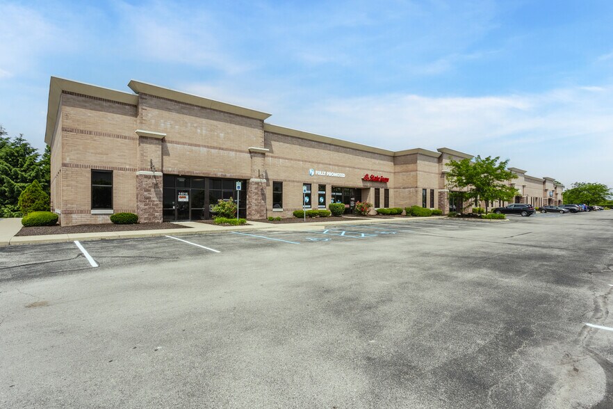 14016-14076 Britton Park Rd, Fishers, IN à louer - Photo de l’immeuble – Image 2 sur 4