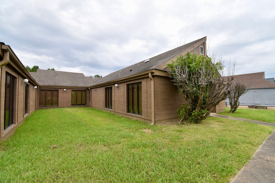 810 Newman Dr, Helena, AR à vendre - Photo de l’immeuble – Image 2 sur 29