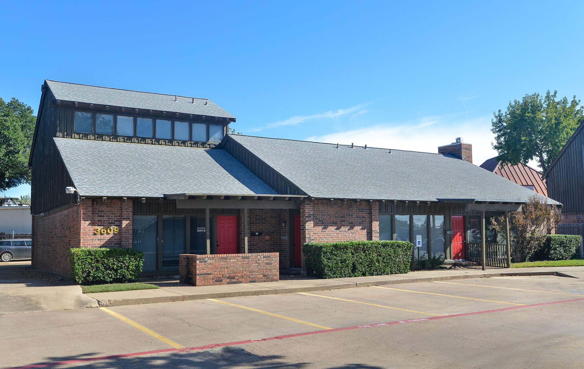 3603-3617 W Pioneer Pky, Arlington, TX à louer Photo principale– Image 1 sur 25