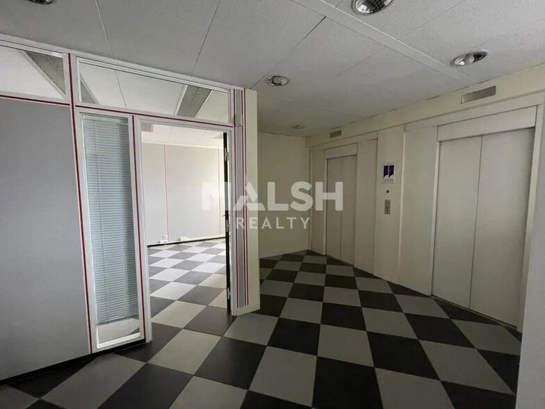 Bureau dans Roanne à louer - Photo de l’immeuble – Image 2 sur 14