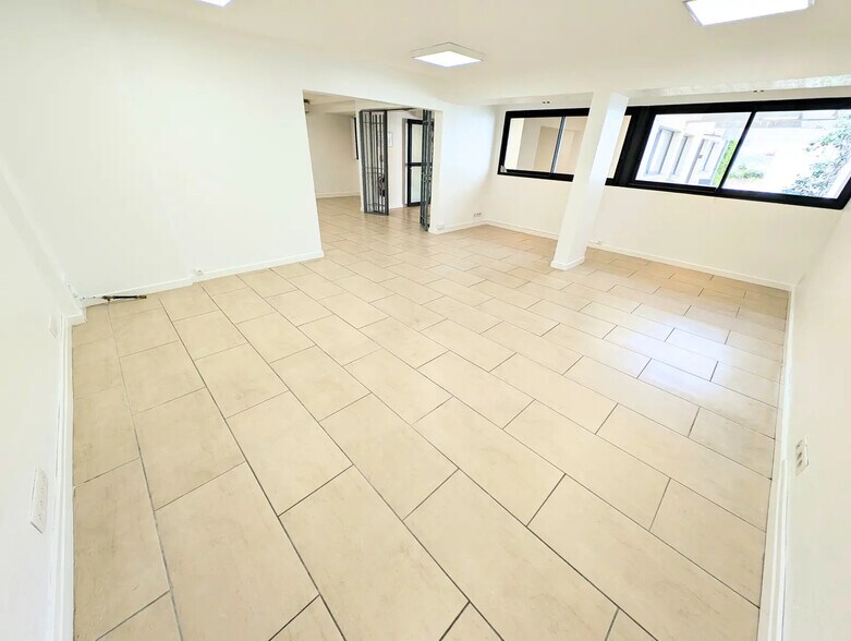 11 Rue Des Moulieres, Le Cannet à louer - Photo de l’immeuble – Image 2 sur 7