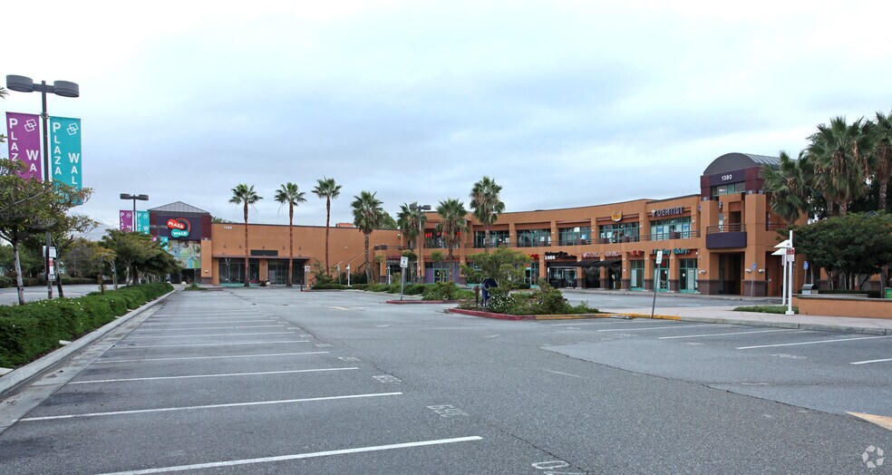 1330-1390 Fullerton Rd, Rowland Heights, CA à louer - Photo principale – Image 2 sur 12