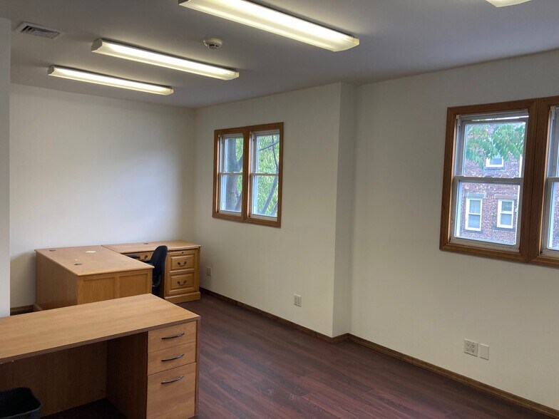 260 Chase Ave, Lyndhurst, NJ à louer - Photo de l’immeuble – Image 2 sur 9