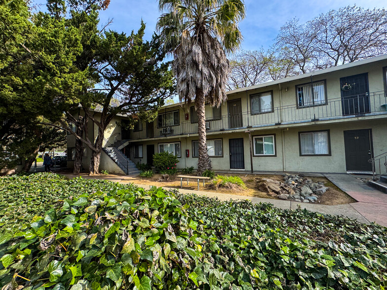 370 Butcher Rd, Vacaville, CA à vendre - Photo de l’immeuble – Image 1 sur 19