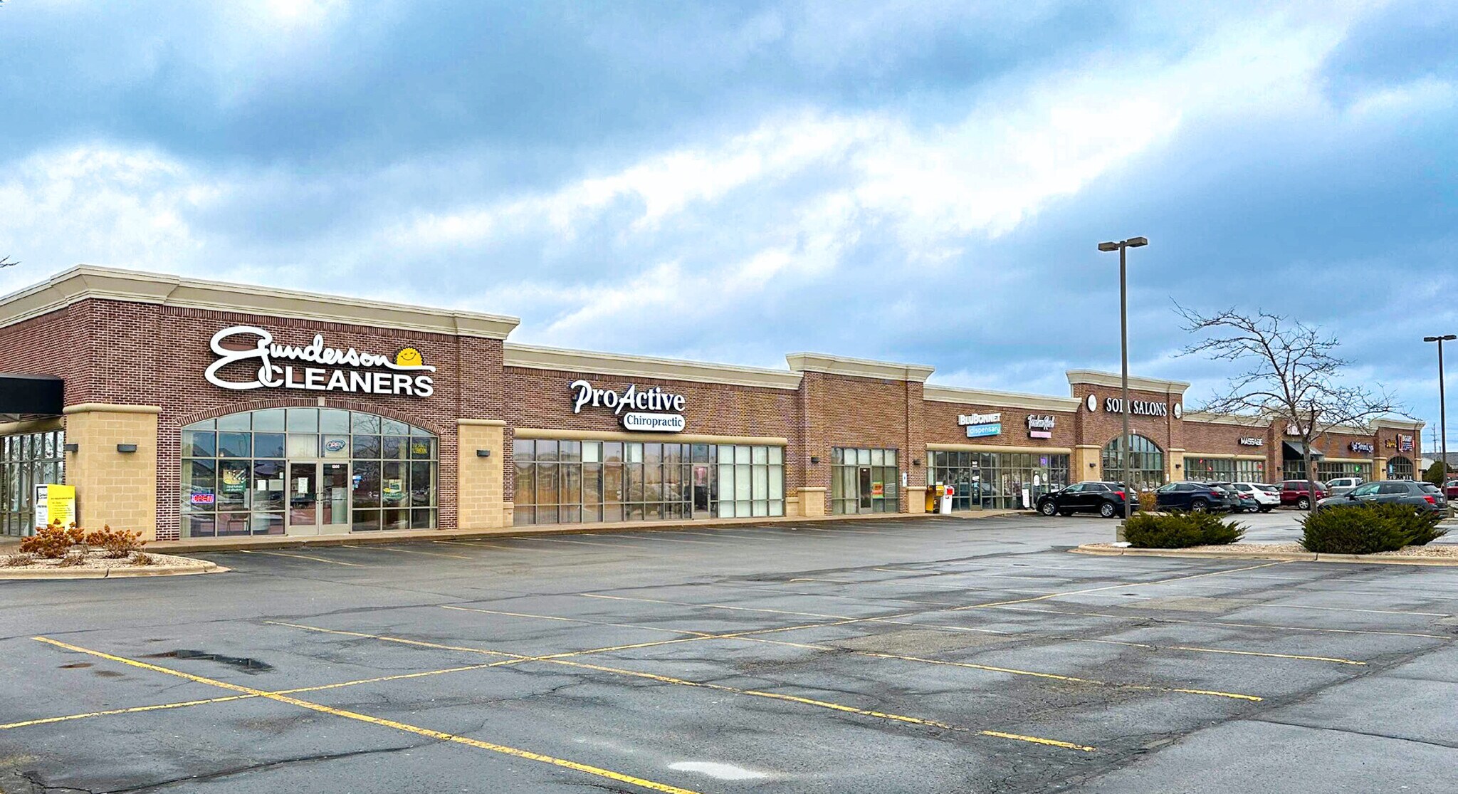 N162 Eisenhower Dr, Appleton, WI à louer Photo de l’immeuble– Image 1 sur 4