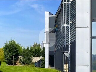 Plus de détails pour Local d'activités à louer