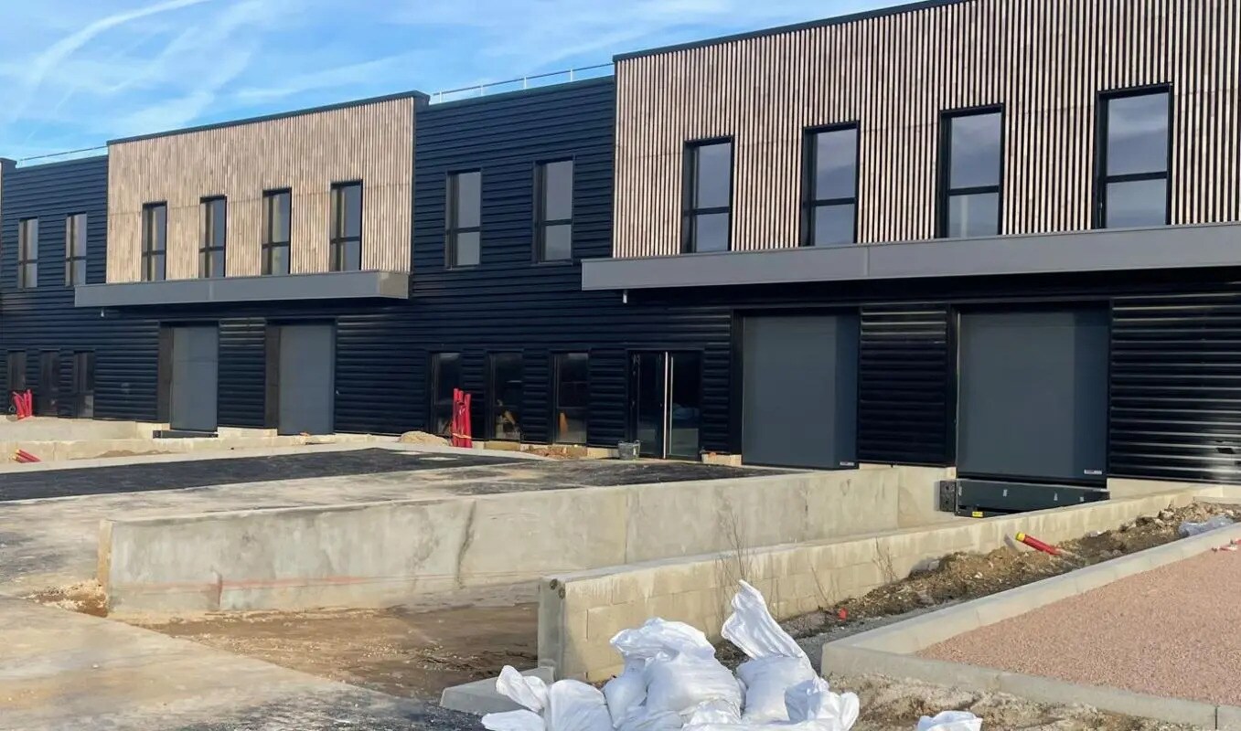 Industriel/Logistique dans Puiseux-en-France à louer Photo de l’immeuble– Image 1 sur 6