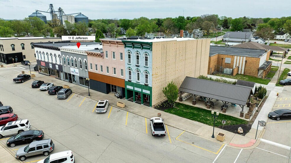 11 E Jefferson St, Sullivan, IL à vendre - Photo de l’immeuble – Image 3 sur 10