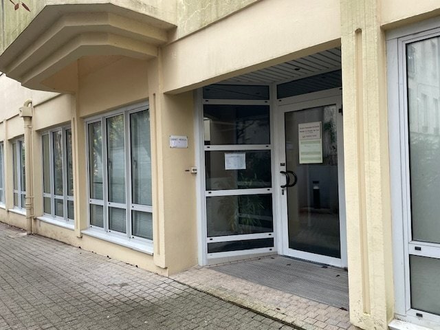 Plus de détails pour Local commercial à vendre