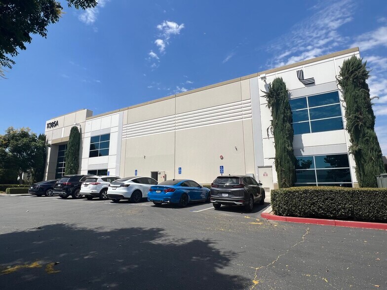 11385 Venture Dr, Jurupa Valley, CA à louer - Photo de l’immeuble – Image 2 sur 12