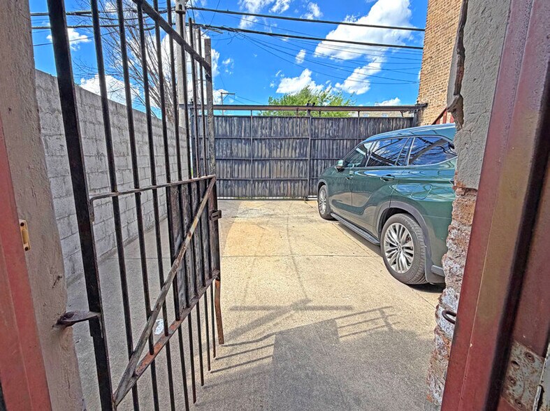 4044-4046 W North Ave, Chicago, IL à vendre - Photo de l’immeuble – Image 2 sur 14