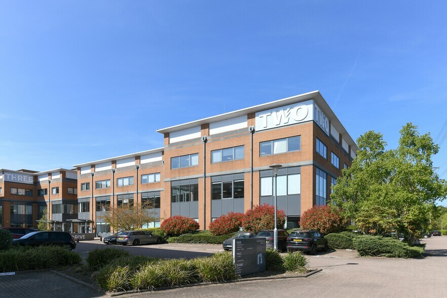 1 Waterside Dr, Reading à louer - Photo de l’immeuble – Image 2 sur 6