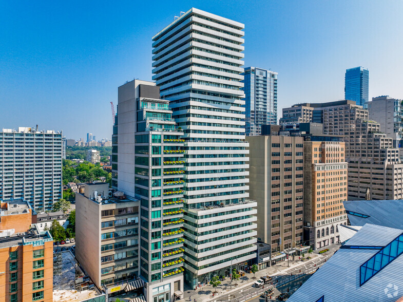 202 Bloor St W, Toronto, ON à louer - Photo principale – Image 1 sur 11