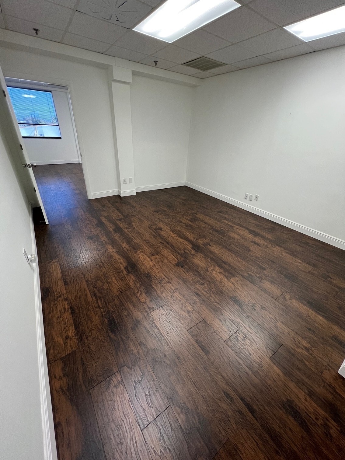 915 Middle River Dr, Fort Lauderdale, FL à louer Photo intérieure– Image 1 sur 3