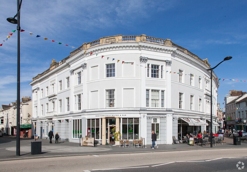 The Square, Barnstaple à louer - Photo de l’immeuble – Image 3 sur 6