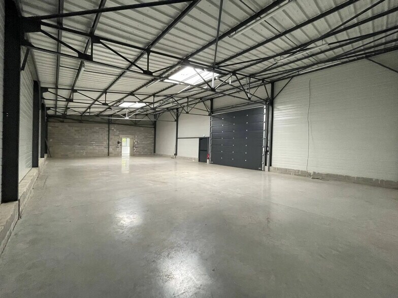 Local d’activités dans Beauvais à louer - Photo de l’immeuble – Image 1 sur 11