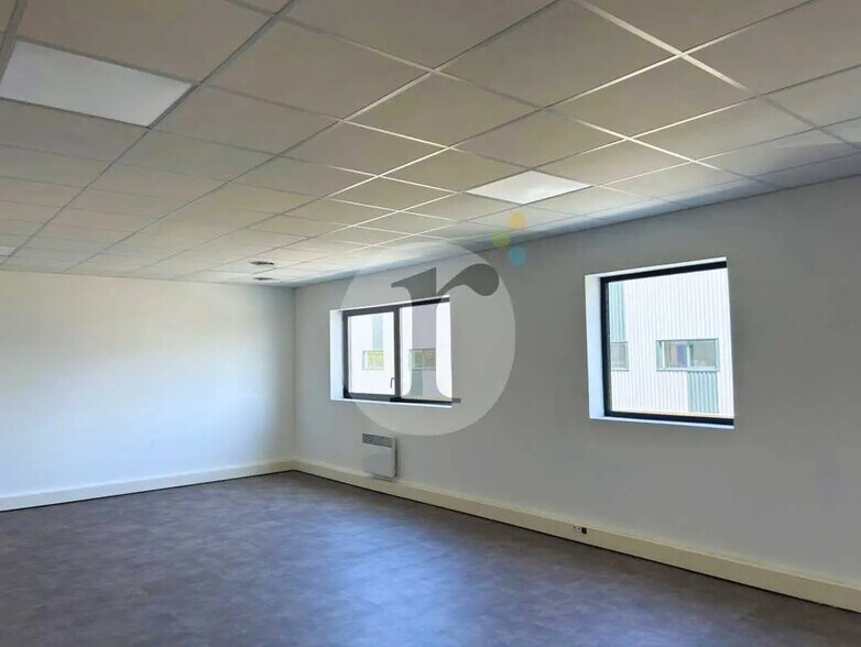 Local d’activités dans Wattrelos à louer - Photo intérieure – Image 3 sur 5