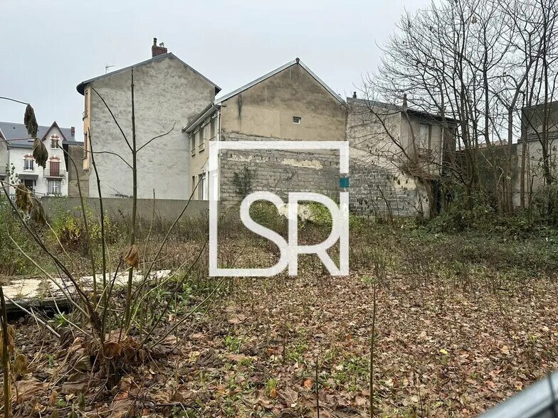 Terrain dans Vichy à vendre - Photo principale – Image 3 sur 10