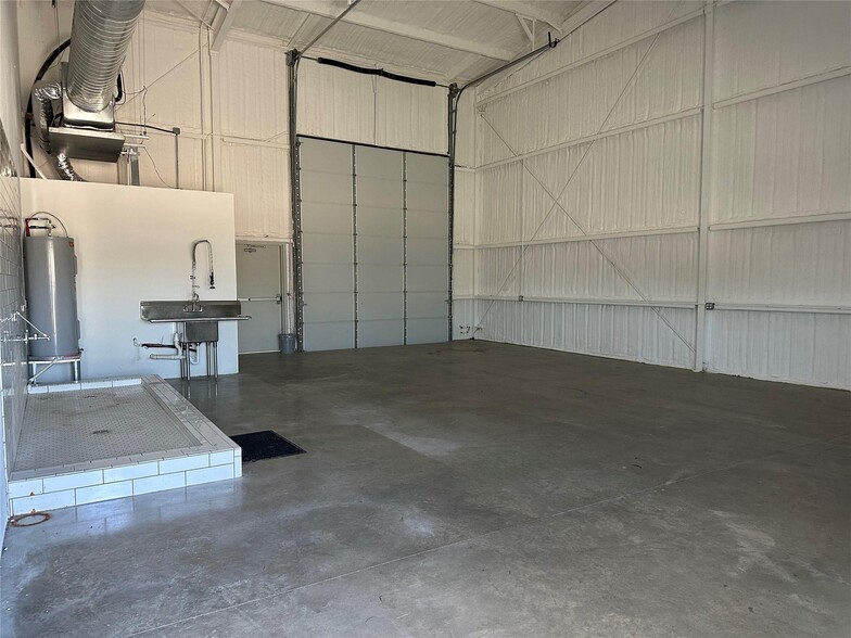 2105 FM 920, Weatherford, TX à louer - Photo intérieure – Image 2 sur 4