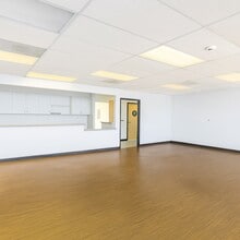 114-124 W 9th St, Corona, CA à louer Photo intérieure– Image 1 sur 2
