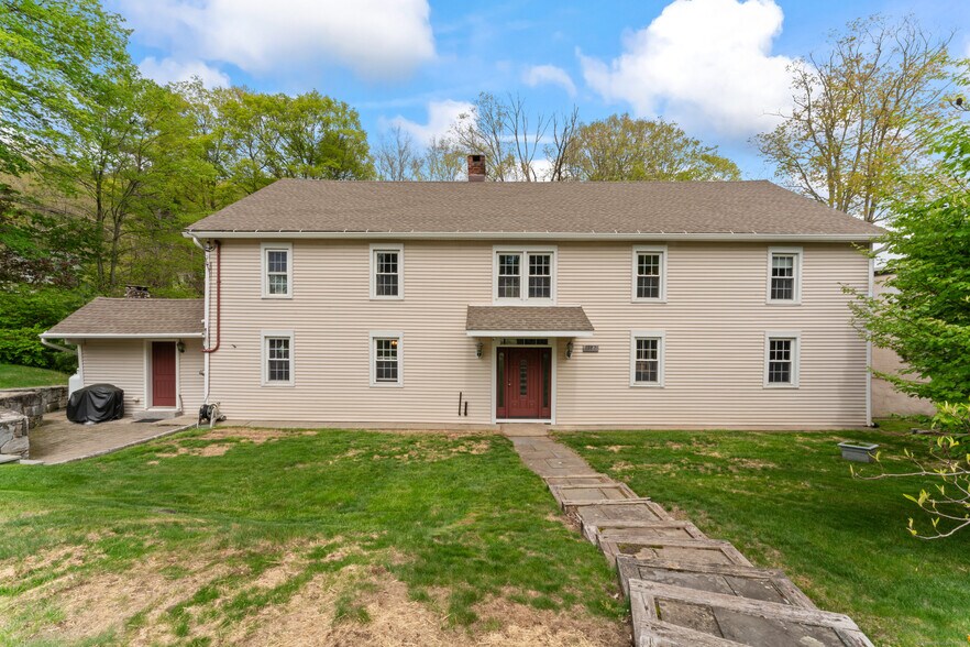 11 Glen Rd, Sandy Hook, CT à vendre - Photo de l’immeuble – Image 2 sur 22