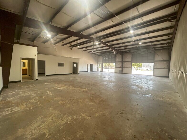 1800 Sherwood Forest St, Houston, TX à louer - Photo de l’immeuble – Image 3 sur 16