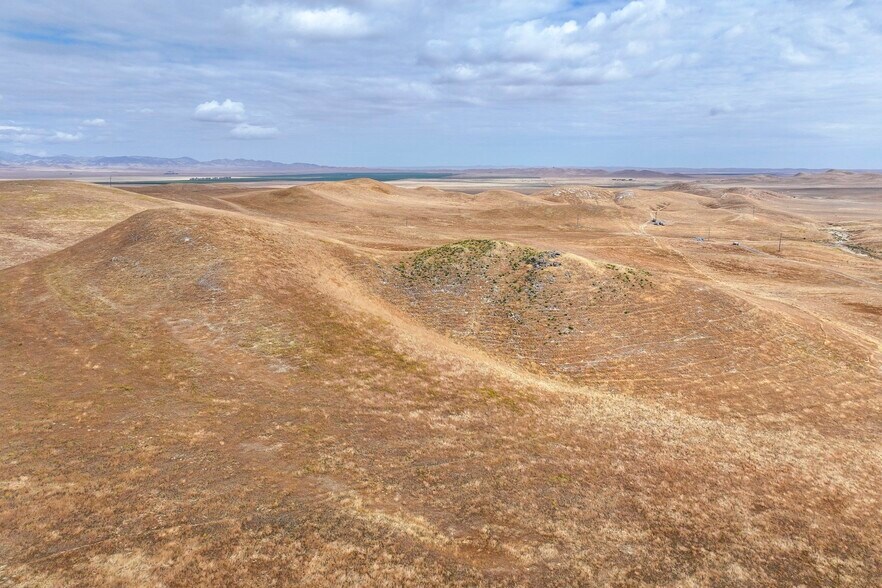 Kecks Rd., Lost Hills, CA à vendre - Photo de l’immeuble – Image 2 sur 12