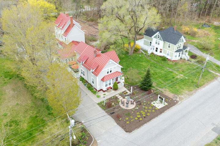 11 Holbrook St, Freeport, ME à vendre - Photo de l’immeuble – Image 3 sur 36